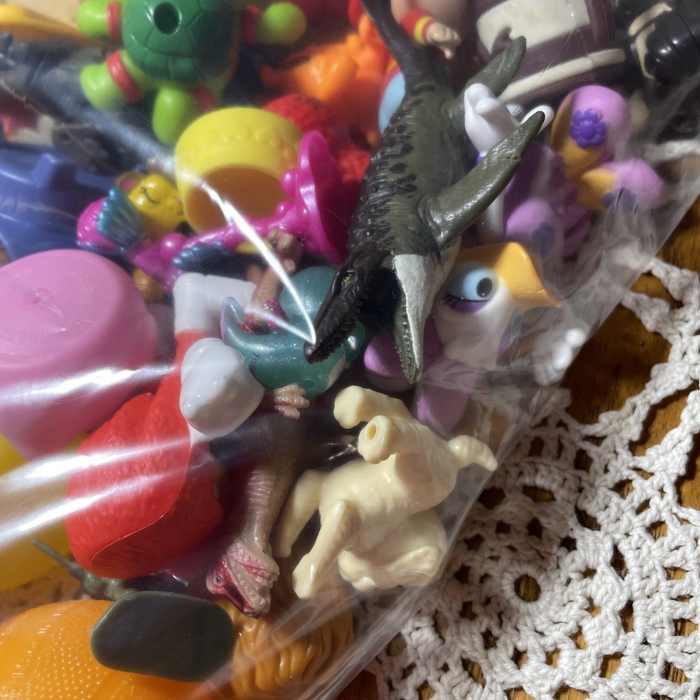 Large Random Toy Lot 30 +- ALittle Bit of Everything and More 082302 - Picture 4 of 9